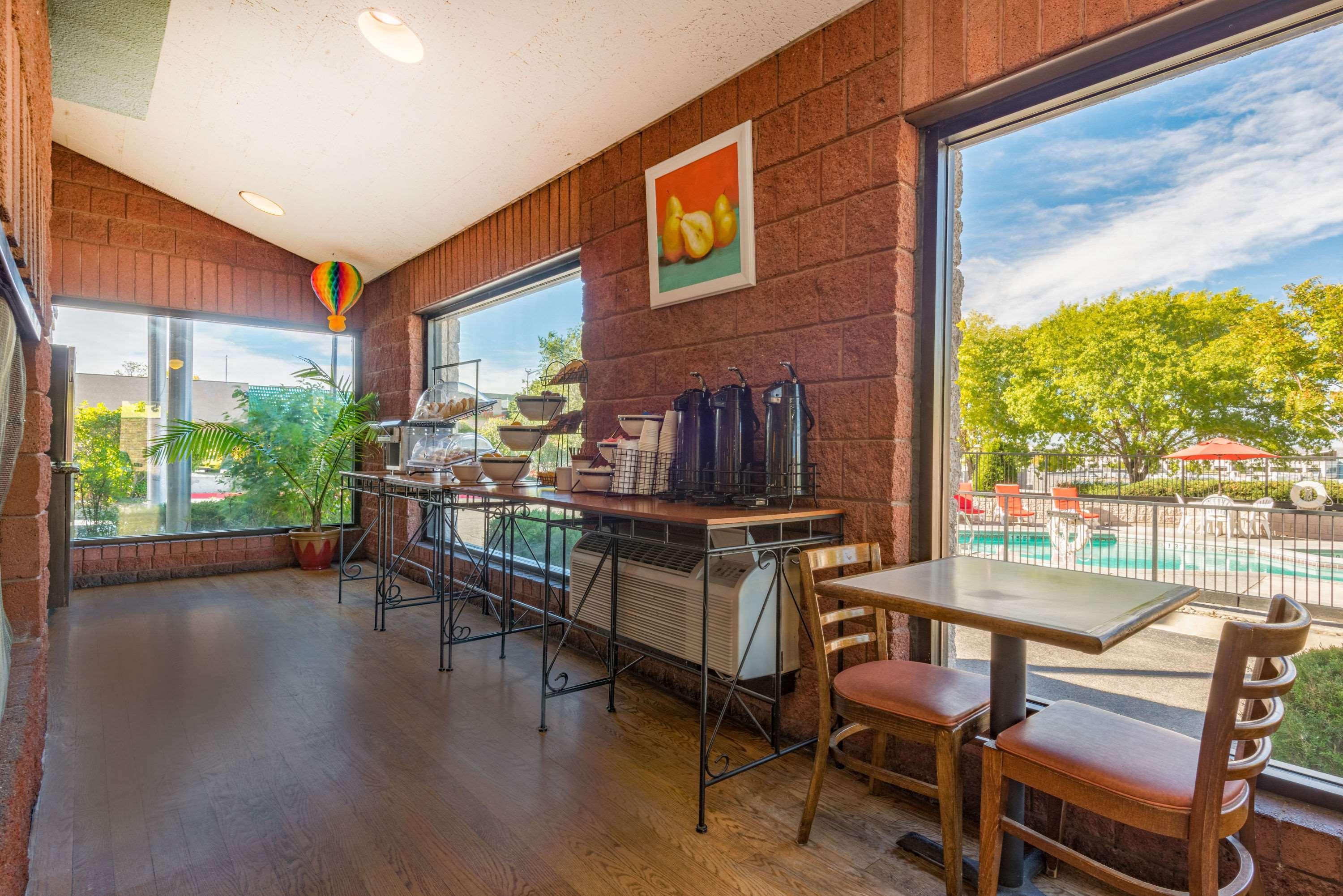 Hotel Ramada By Wyndham Albuquerque Airport Zewnętrze zdjęcie