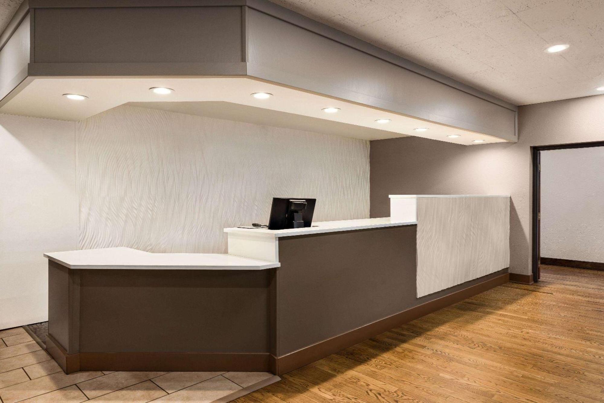 Hotel Ramada By Wyndham Albuquerque Airport Zewnętrze zdjęcie