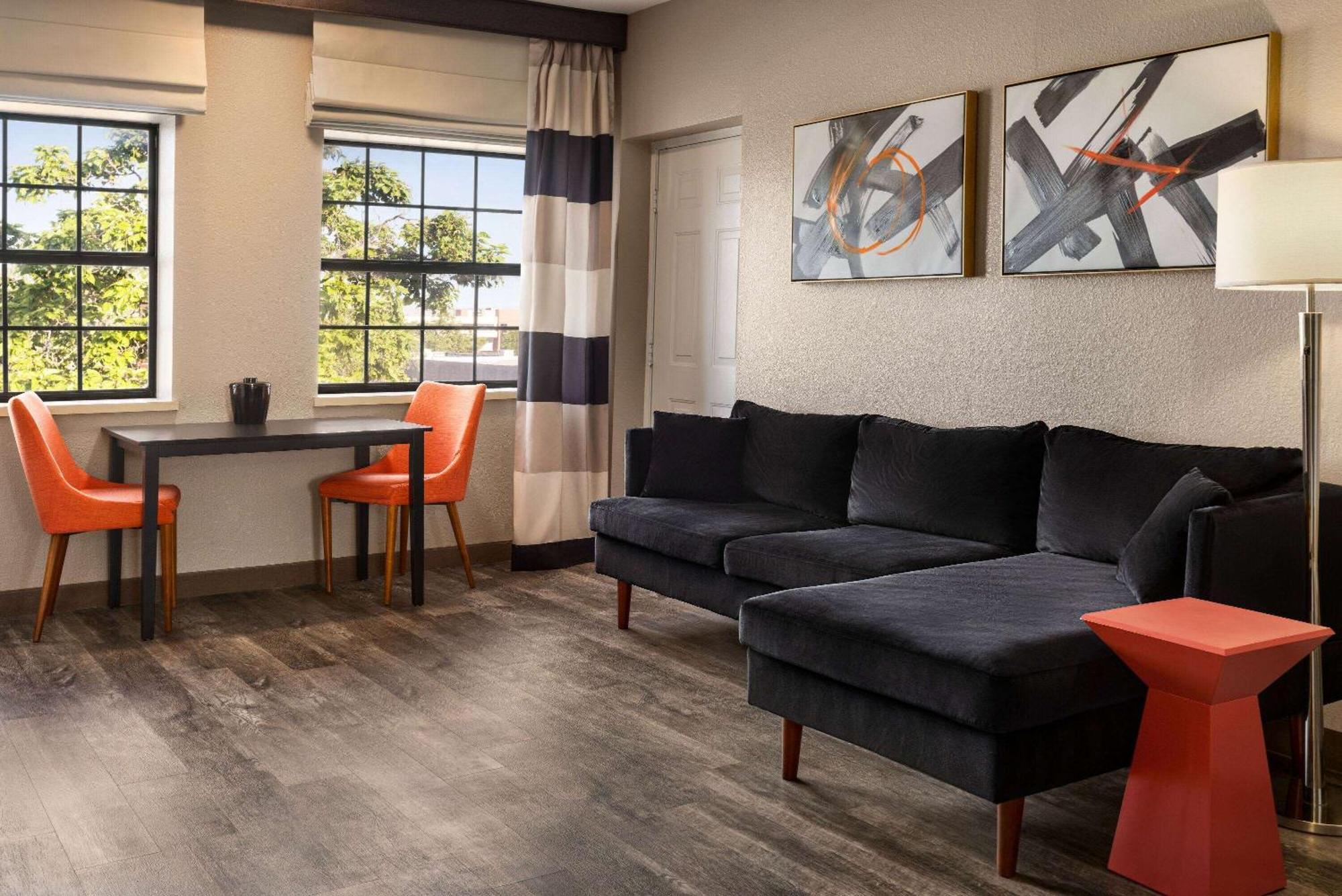 Hotel Ramada By Wyndham Albuquerque Airport Zewnętrze zdjęcie